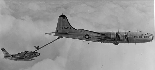 A Boeing KB-29 refuels a Republic F-84F Thunderstreak