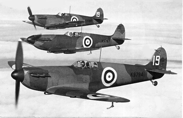 Supermarine Spitfire I trio aloft of 19 Squadron