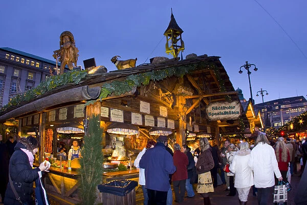 Christmas Market outside Rathaus, Hamburg, State of Hamburg, Germany