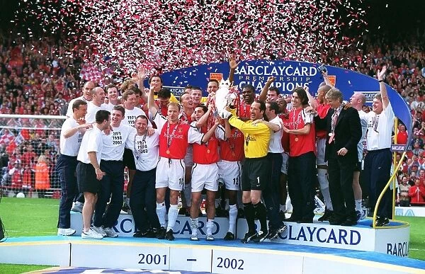 Arsenal Celebrates F.A. Barclaycard Premiership Win Against Everton (4-3), Highbury, London, May 11, 2002