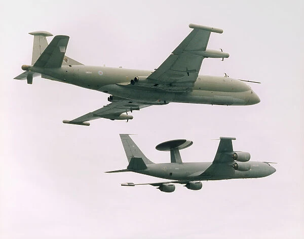 Formation of No 51 Squadron Nimrod R1 and Sentry AEW1 of No 8  /  23 Squadron. 10  /  04  /  2000