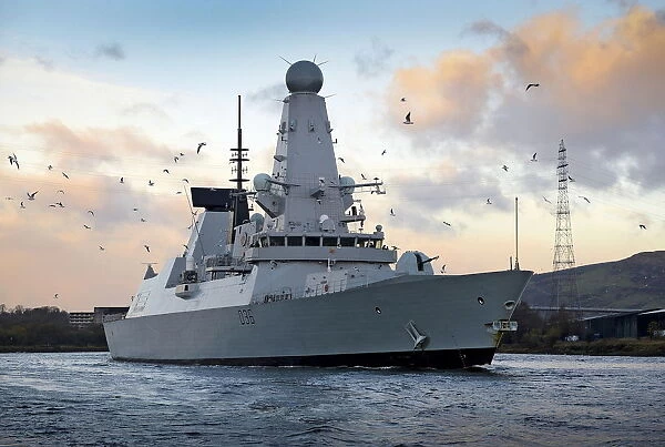 HMS Defender Arriving in Glasgow