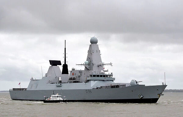 HMS Defender Returning to Portsmouth