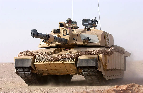 A QRL Challenger 2 at a media demonstratio. Kuwait. 13  /  03  /  2003