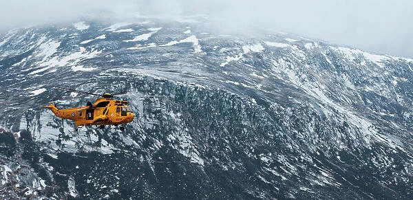 RAF Search and Rescue Helicopter in the Cairngorms