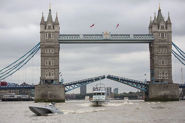 Tidal Thames Trials For DefenceOs New Maritime Testbed - Mon 5 Sep 2016