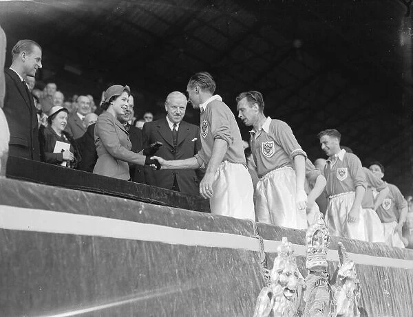 HM Queen Elizabeth ll 1953 presenting medals at the FA Cup Final