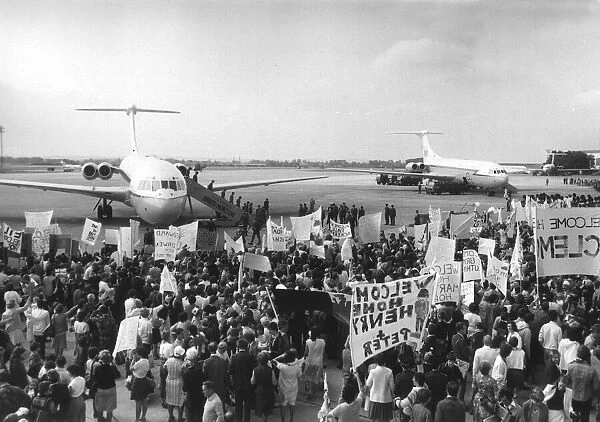The Welsh Guards at RAF Brize Norton are welcomed home July 1982