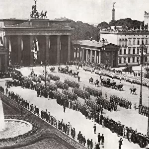Brandenburg gate procession: Berlin royal wedding 1913