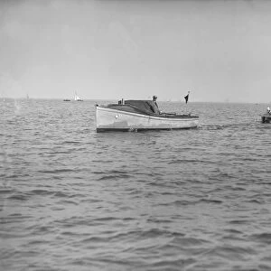 The French hydroplane Despujols I being towed, 1913. Creator: Kirk & Sons of Cowes