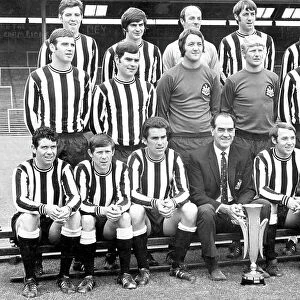 Newcastle United with the 1968/69 Fairs Cup trophy